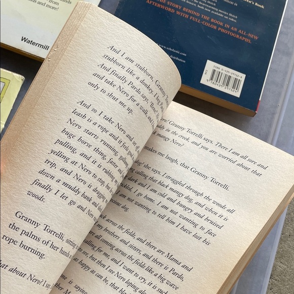 Set of 5 Children's Books - Picture 3 of 7